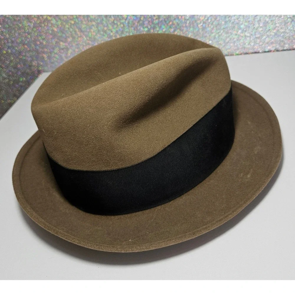 DOBBS New York Men's Fedora Hat Brown Felt Black Band Feather Accent 6 3/4 Small